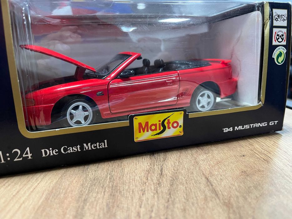 Метална колекционерска количкa FORD EXPLORER/MUSTNAG 1992г.Maisto 1:24