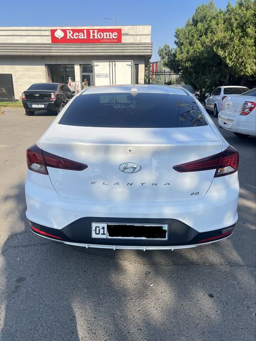 Hyundai elantra 2019 yil
