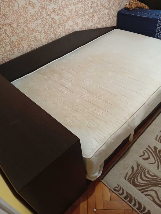 Приста с матрак и ракла.