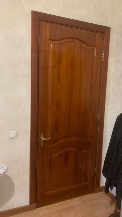 Продам межкомнатные деревянные двери