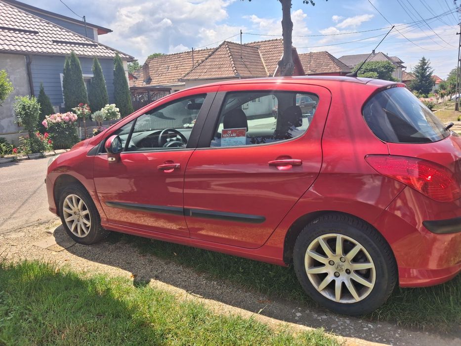 Peugeot 308 rulat foarte putin