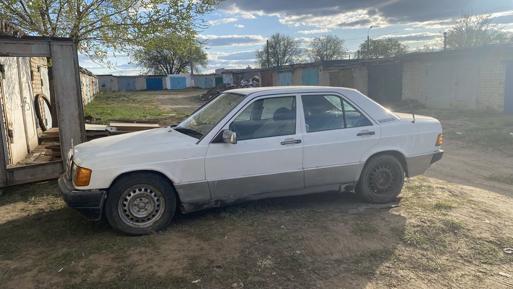 Пподам Mercedes 190
