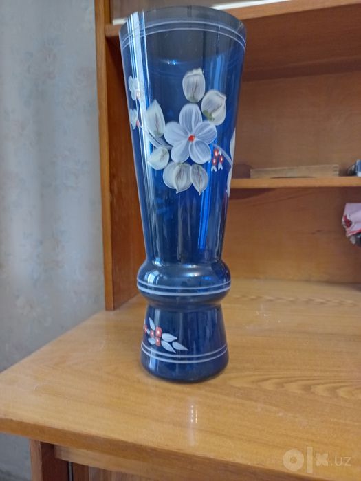Стеклянные ваза и конфетницы(салатницы)