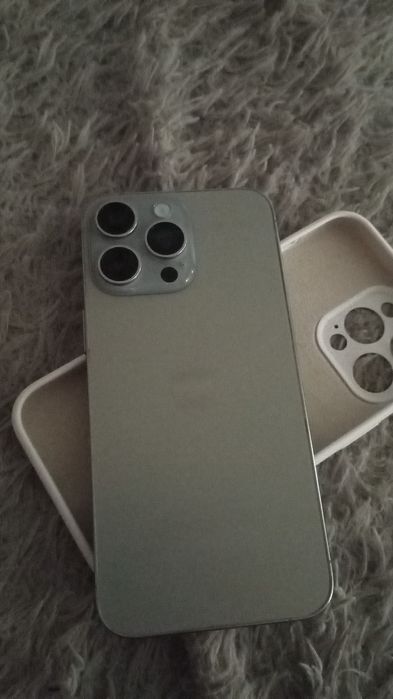 Продам Айфон 15 про мах
