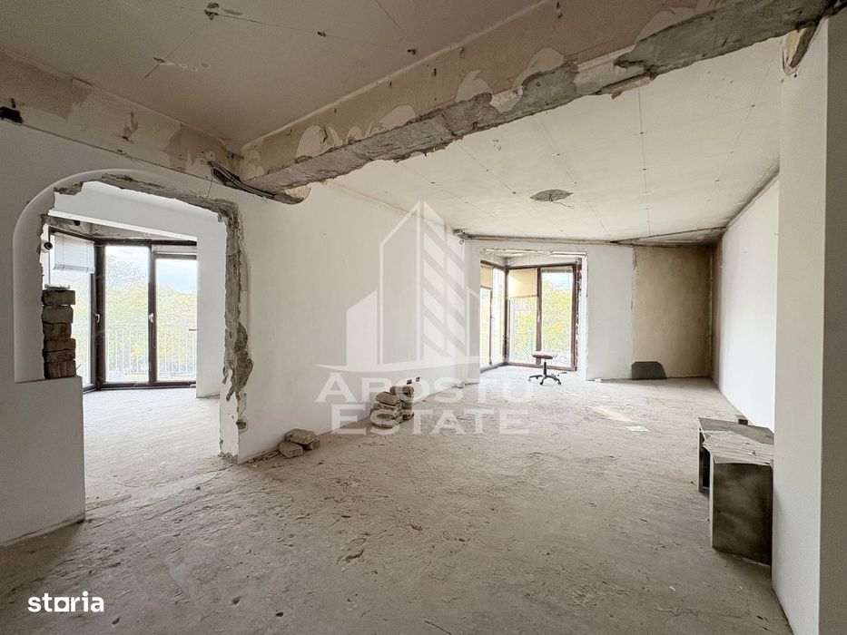Vedere superbă spre Parcul Botanic, apartament 3 camere, Piața Unirii
