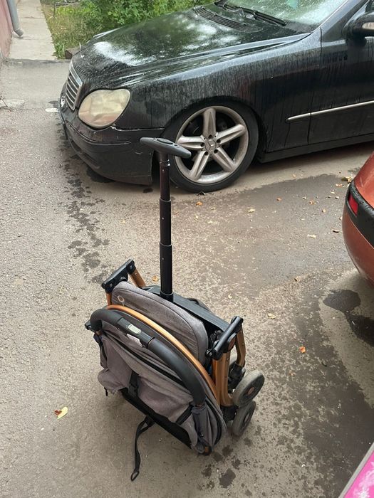 Прогулочная коляска