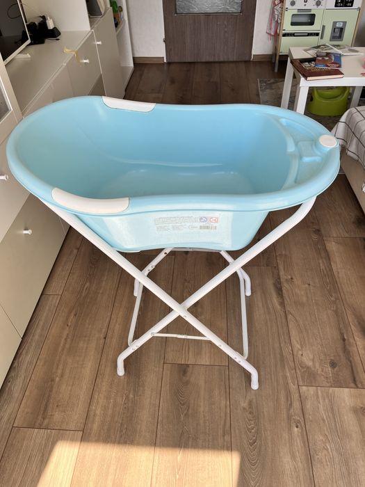 Вана за бебе със стойка