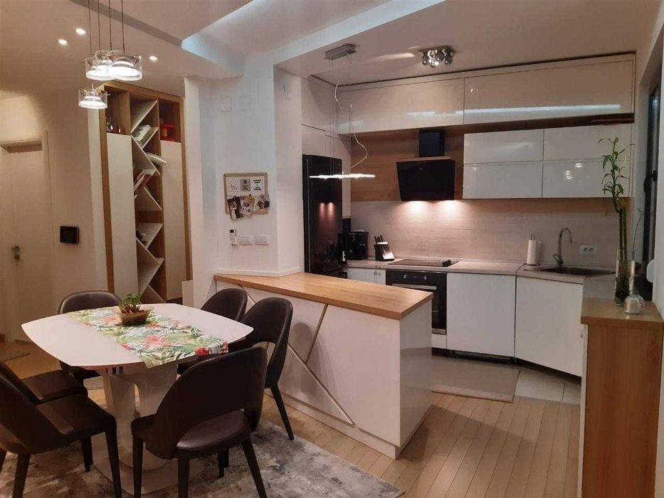 Дава се под наем Двустаен апартамент в Бургас, Славейков - 55 кв.м за 234.6 € - Снимка #1