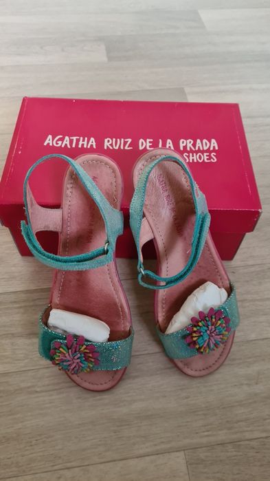 Детские сандалии