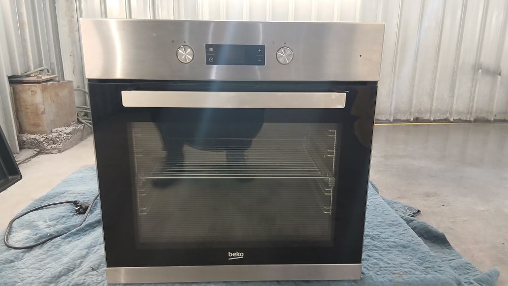 Фурна за вграждане Beko 72л.
