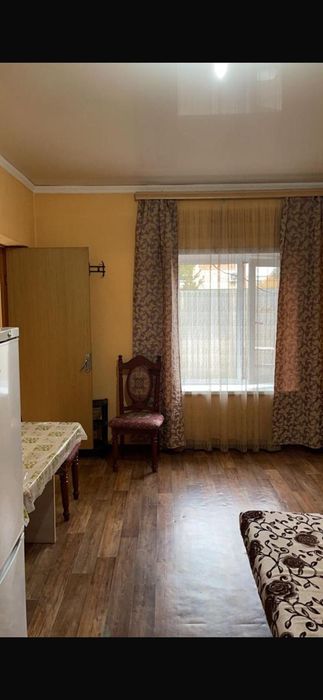 Сдам комнату  в коттедже общага на первом этаже
