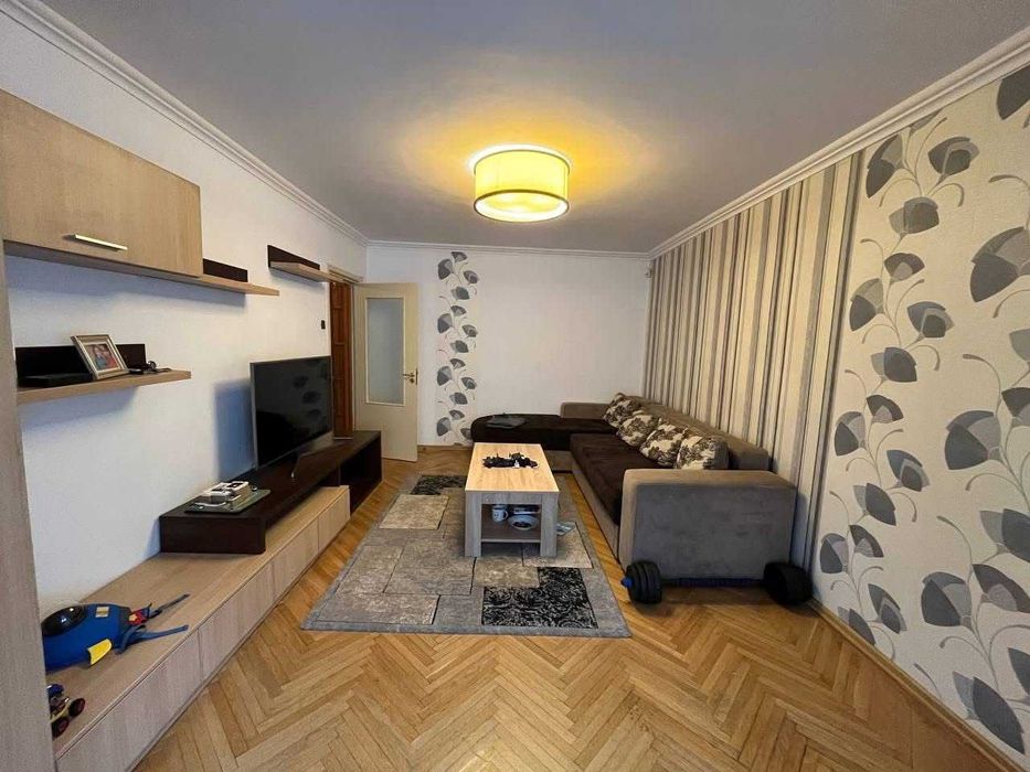 ideal pt FAMILIE cu copil: 3 camere - Parcare - Mobilat- Utilat - Racadau / Valea Cetatii, Brasov