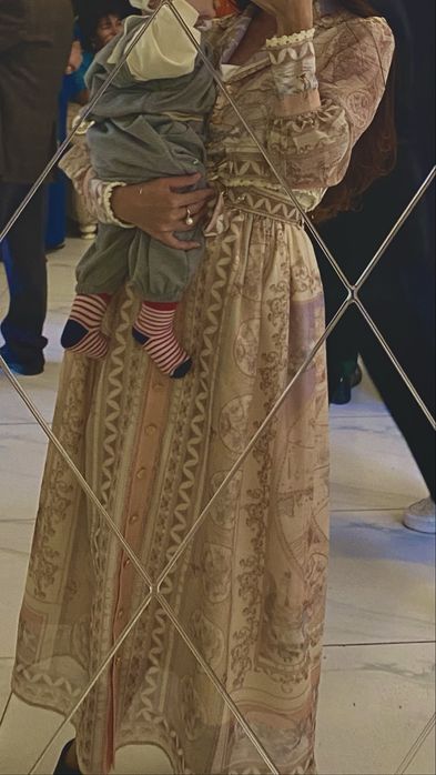 Платья красивые, размер м/л