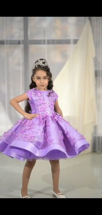 Детские платья продам