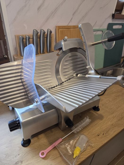 Професионално кухненско оборудване за закусвалния/заведение INOXIT