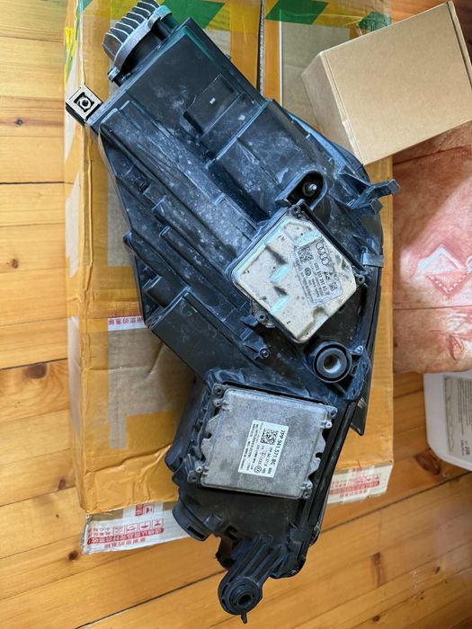 Матричен  фар за ауди а4 б9