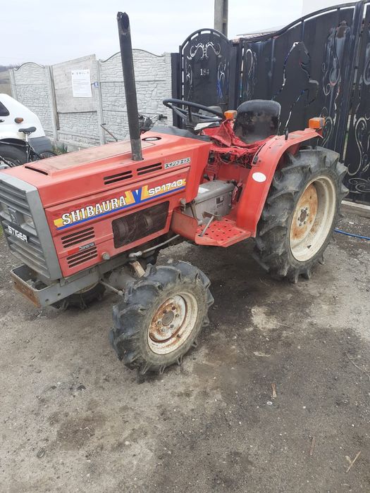 Vând tractor 4x4 18 cai