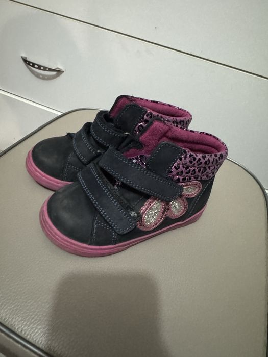 Обувь для девочки 3-4 годика