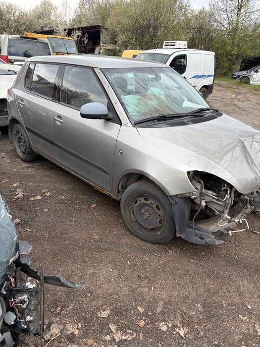 Skoda fabia 1.6i на части