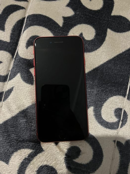 срочно продам iphone se 2020