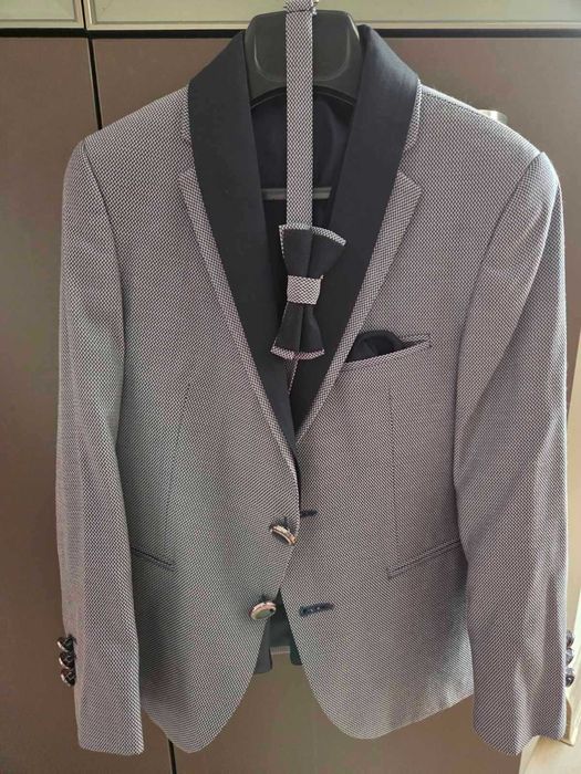 Детски костюм за момче размер 122