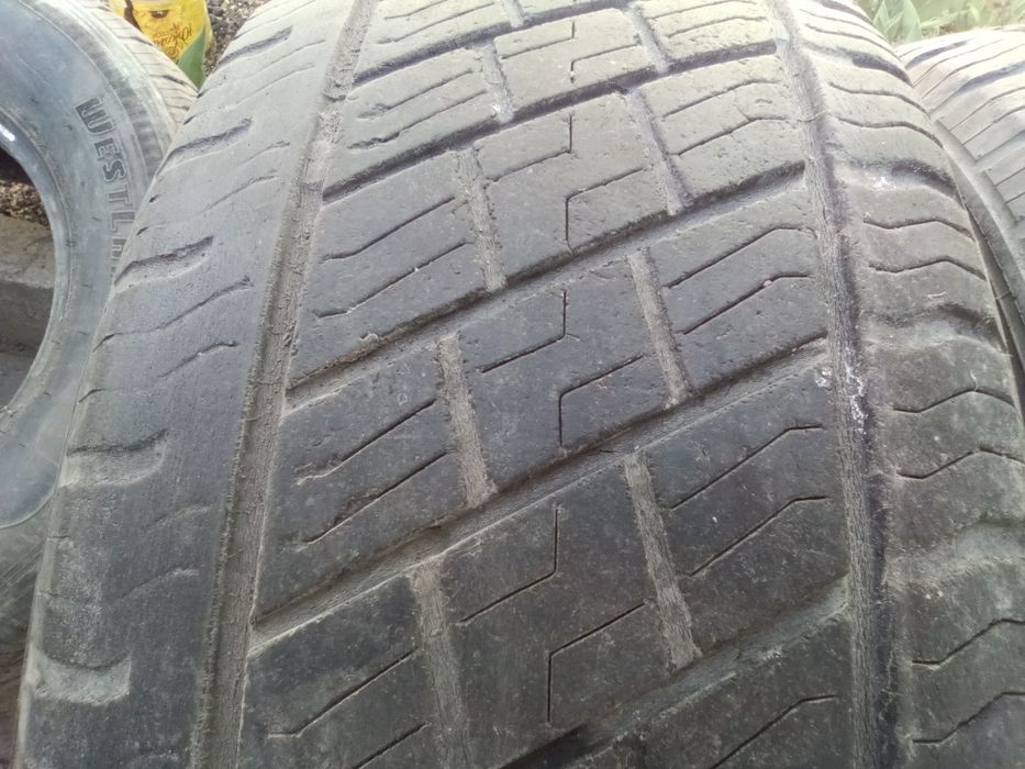 Продам  шины  б/у.