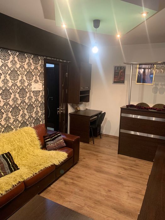 Inchiriez apartament 3 camere