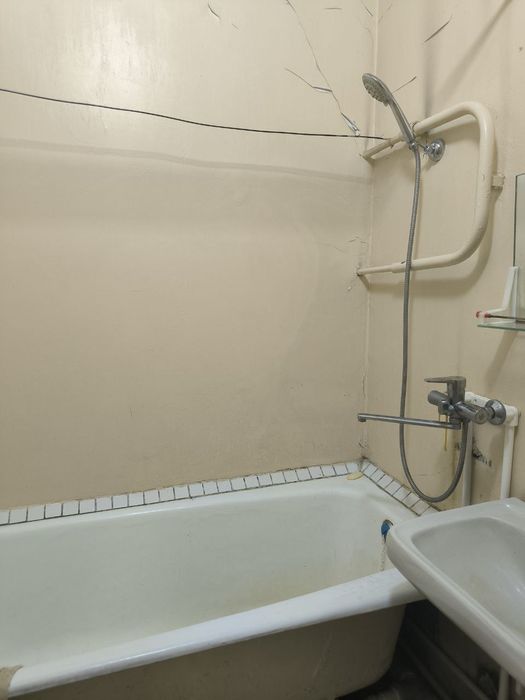 Здаецая 2 комнатная квартира массив куйлук 4