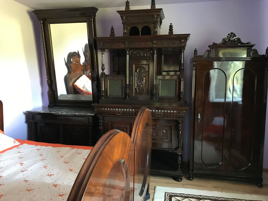 Mobila veche sculptata lemn masiv