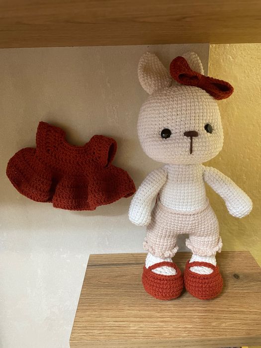 Плетена играчка зайче амигуруми