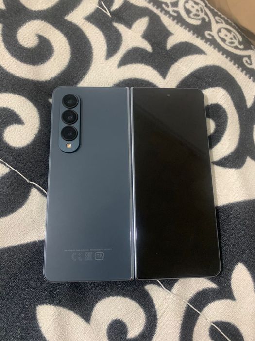 Самсунг Z fold 4