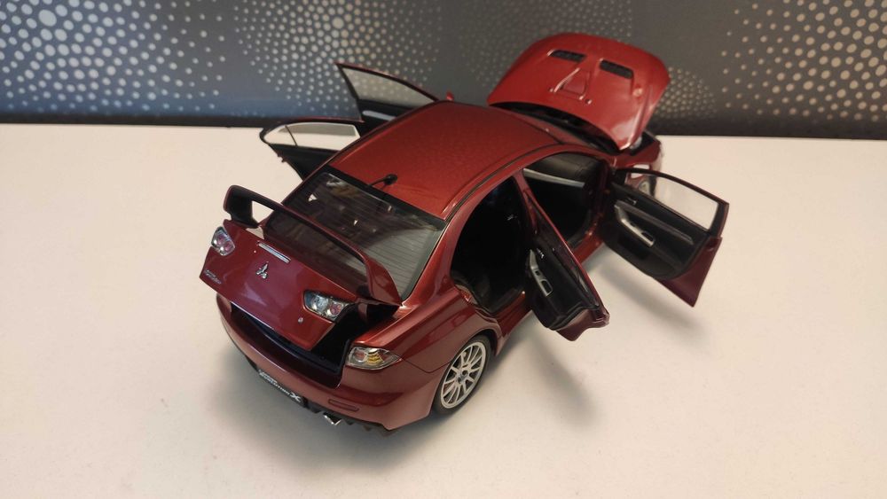 Macheta 1:18 Mitsubishi Lancer Evolution X 2004 – 1/18 Paudi Models