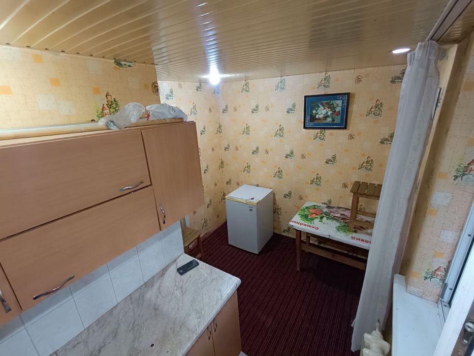 Продаю 2 комн спутник 1 деревяшка