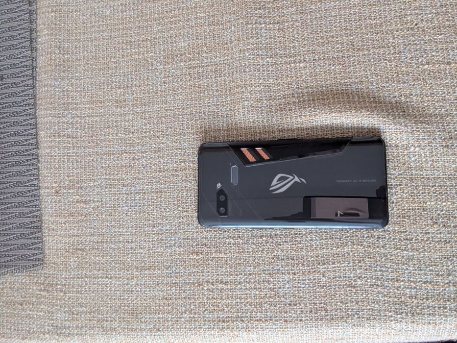 Telefon Gaming ASUS ROG Phone 1 (Z01QD / ZS600KL) - 8GB RAM, Ecran 90Hz, Liber de rețea