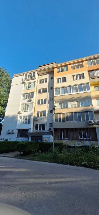 продавам двустаен апартамент в Чайка