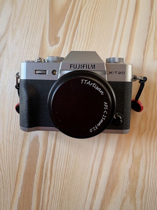 Продавам Fujifilm X-T20 + TTArtisan 25mm f/2 + аксесоари