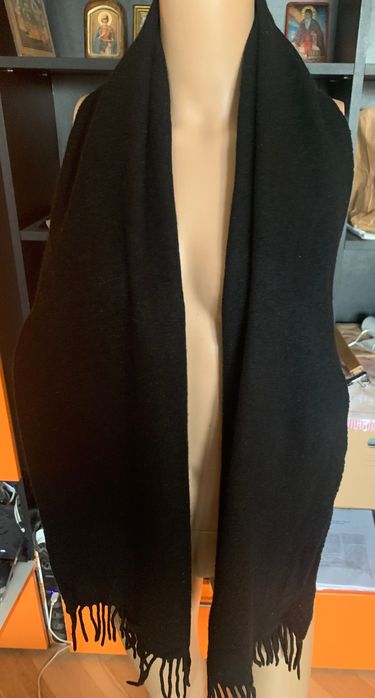 Зимен черен шал  с ресни (фина вълна virgin wool)