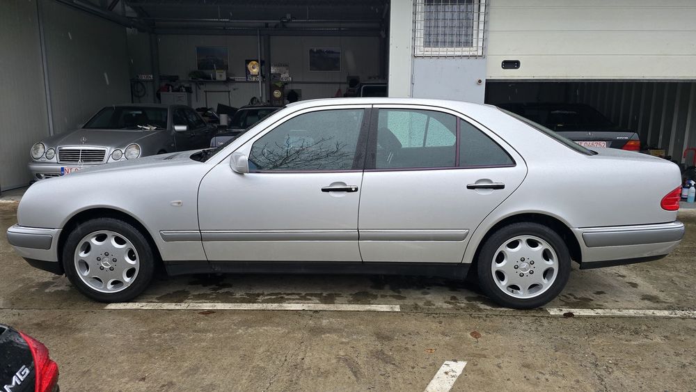 Mercedes-Benz E M104 Impecabil Original GarageKept Full History Japonia