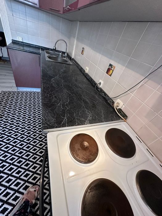 Продам кухонный гарнитур и плиту