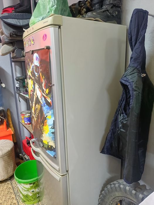 Продам отличный холодильник