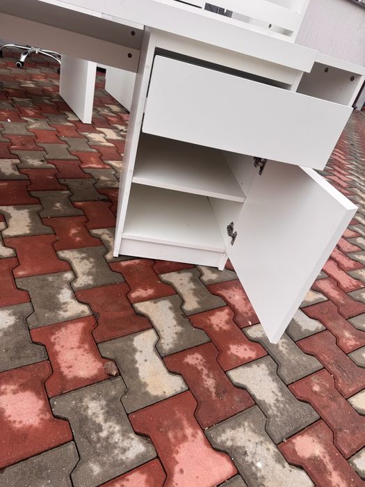 Birou alb 140cm x 65 cm ikea  4 buc