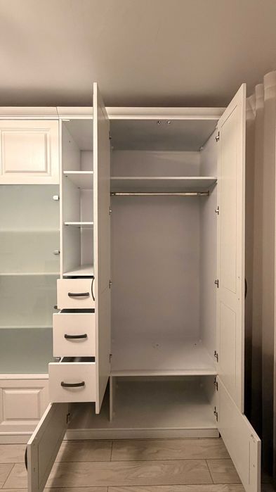 Mobila lemn masiv alb vopsit