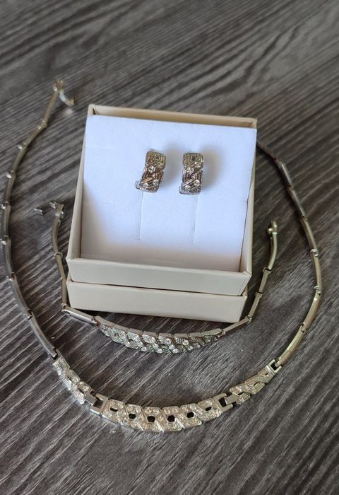 Комплекты бижутерии 3шт (на фото)