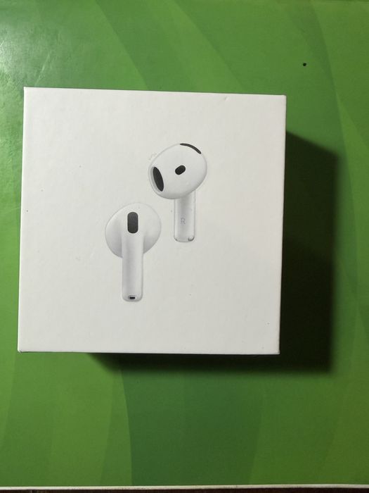 AirPods 4 cu Active Noise Cancellation