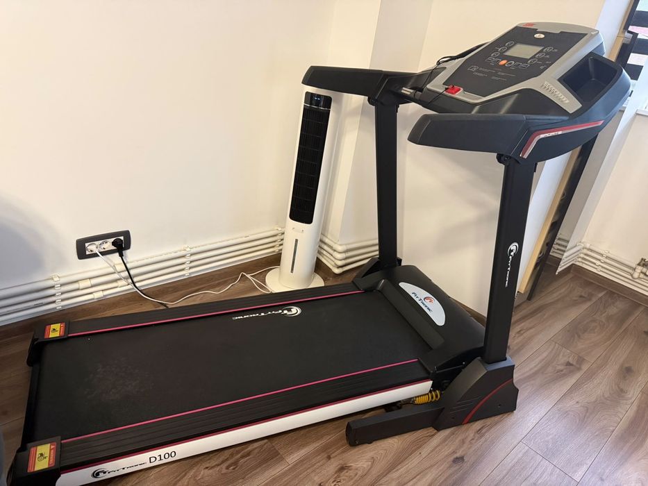 Bandă de alergare electrică FitTronic D100 – pliabilă