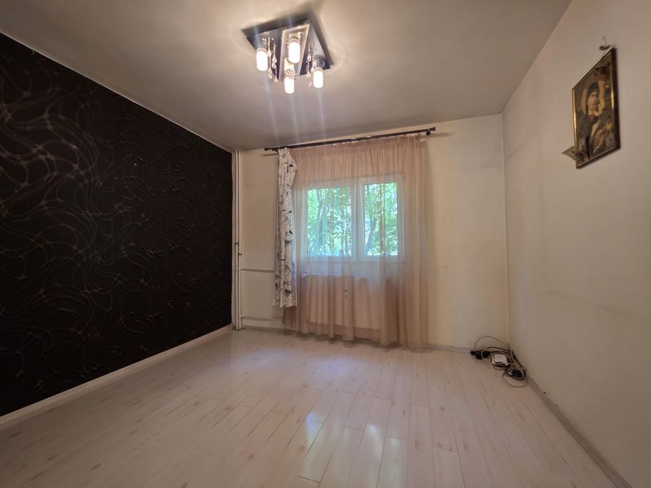 Vând Apartament 3 camere, Drumul Taberei