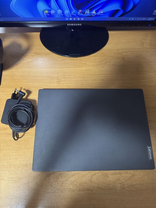 Laptop Lenovo V14, Ryzen 3 3250U, 12GB RAM, 256GB