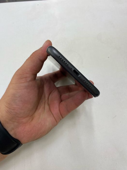 Iphone 11 (64GB)