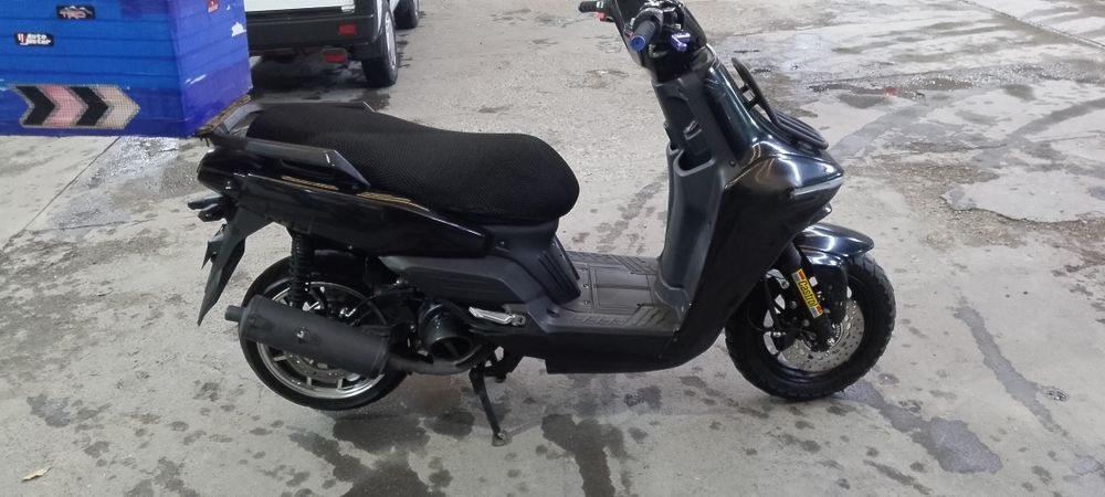 Tank sukuter slim sotiladi