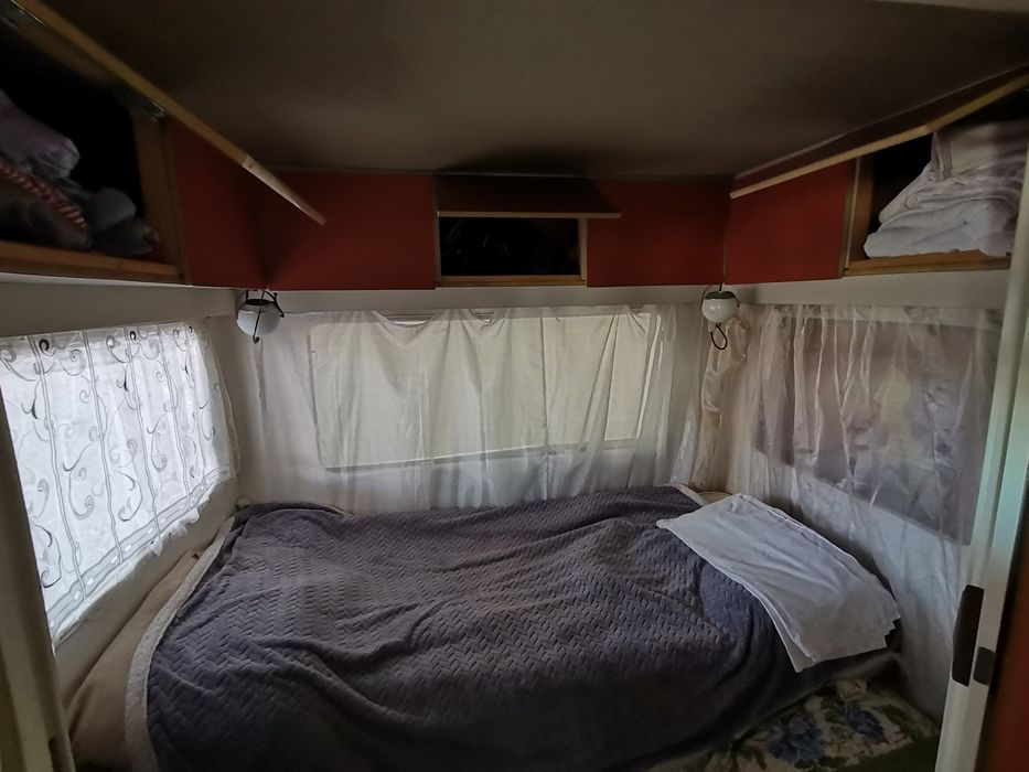 vând rulota 4 persoane